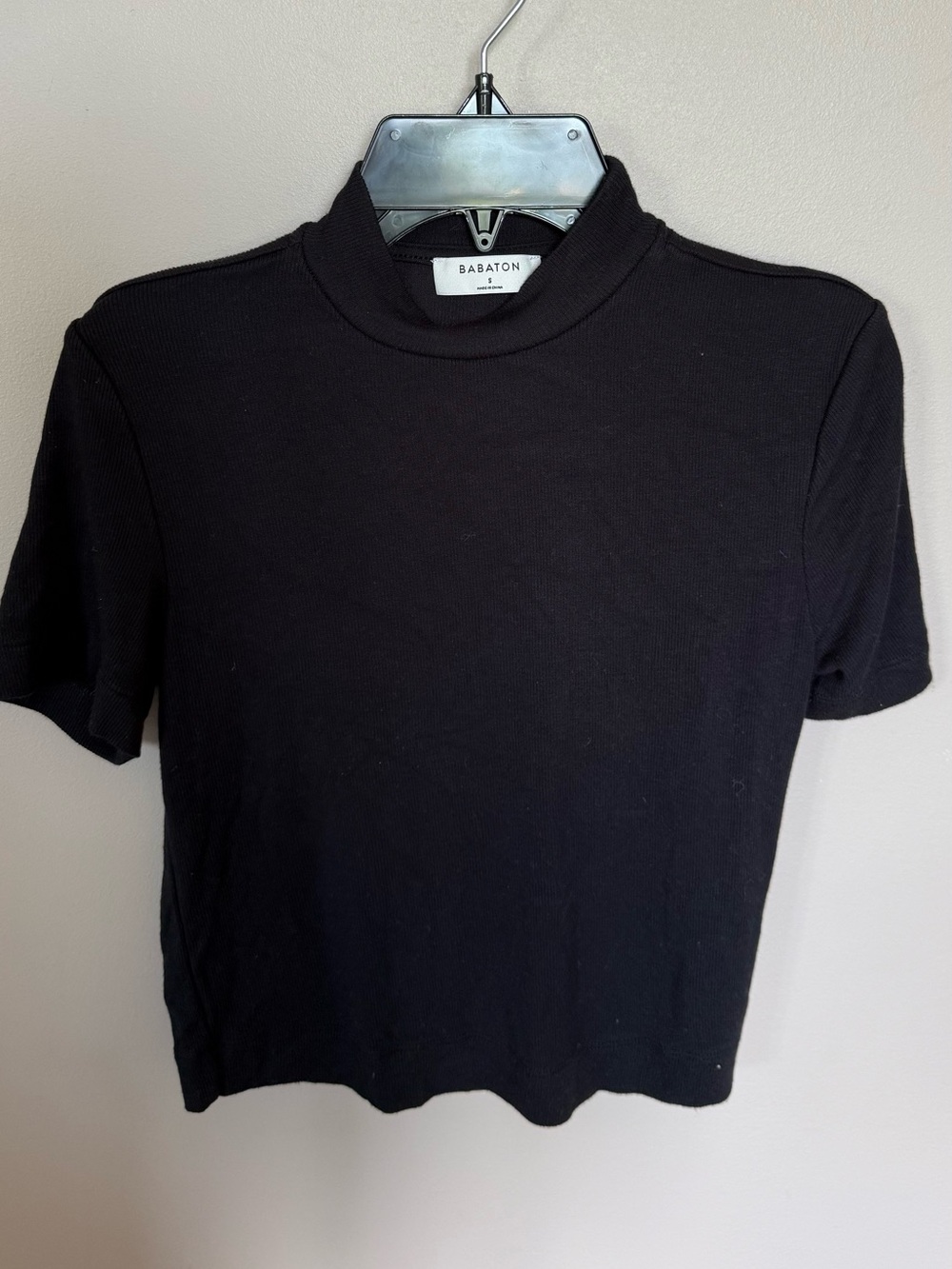 Babaton ribbed mock neck tee
